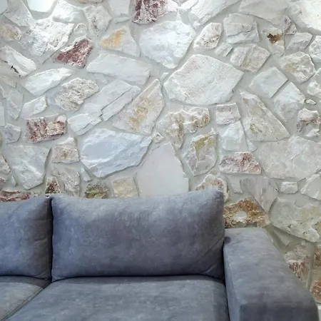 Abbraccio - Contemporary Seaside